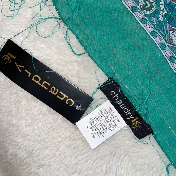 Chaudry Green Patterned Paisley Fringed Scarf with Silver Strands - Picture 4 of 6
